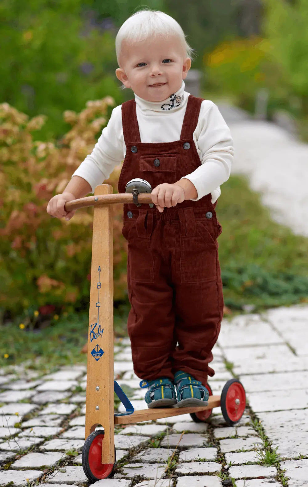 Kinder Latzhose Cord