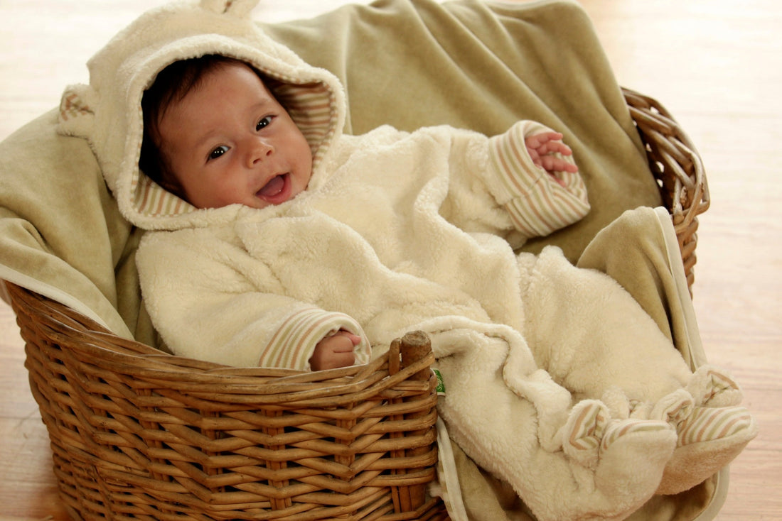 Die richtige Kleidung für Babys im Herbst und Winter