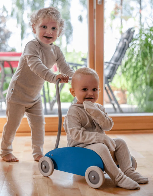 Silberfadenkleidung: Eine bewährte Lösung für Kinder mit Neurodermitis